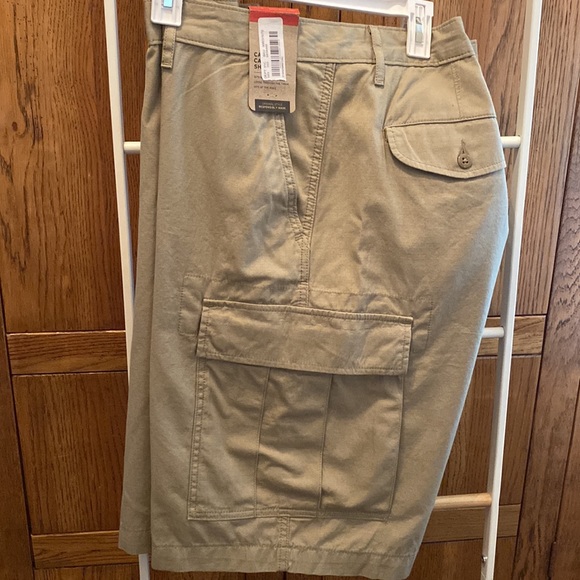 Levi’s Carrier Cargo Men’s Shorts, Khaki, Size 44, Length 23.5 inches NEW - Picture 4 of 7